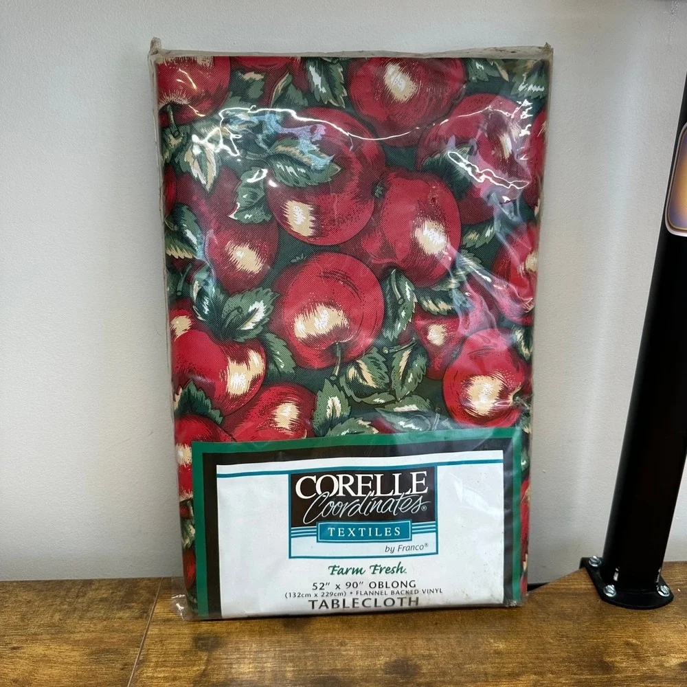 Corelle Coordinates Farm Fresh Apple Vinyl Tablecloth 52x90 Oblong Flannel Back